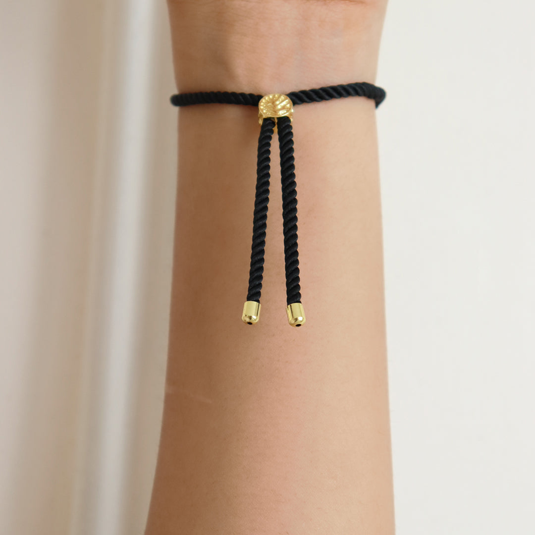 Breath of Bloom Thread Bracelet